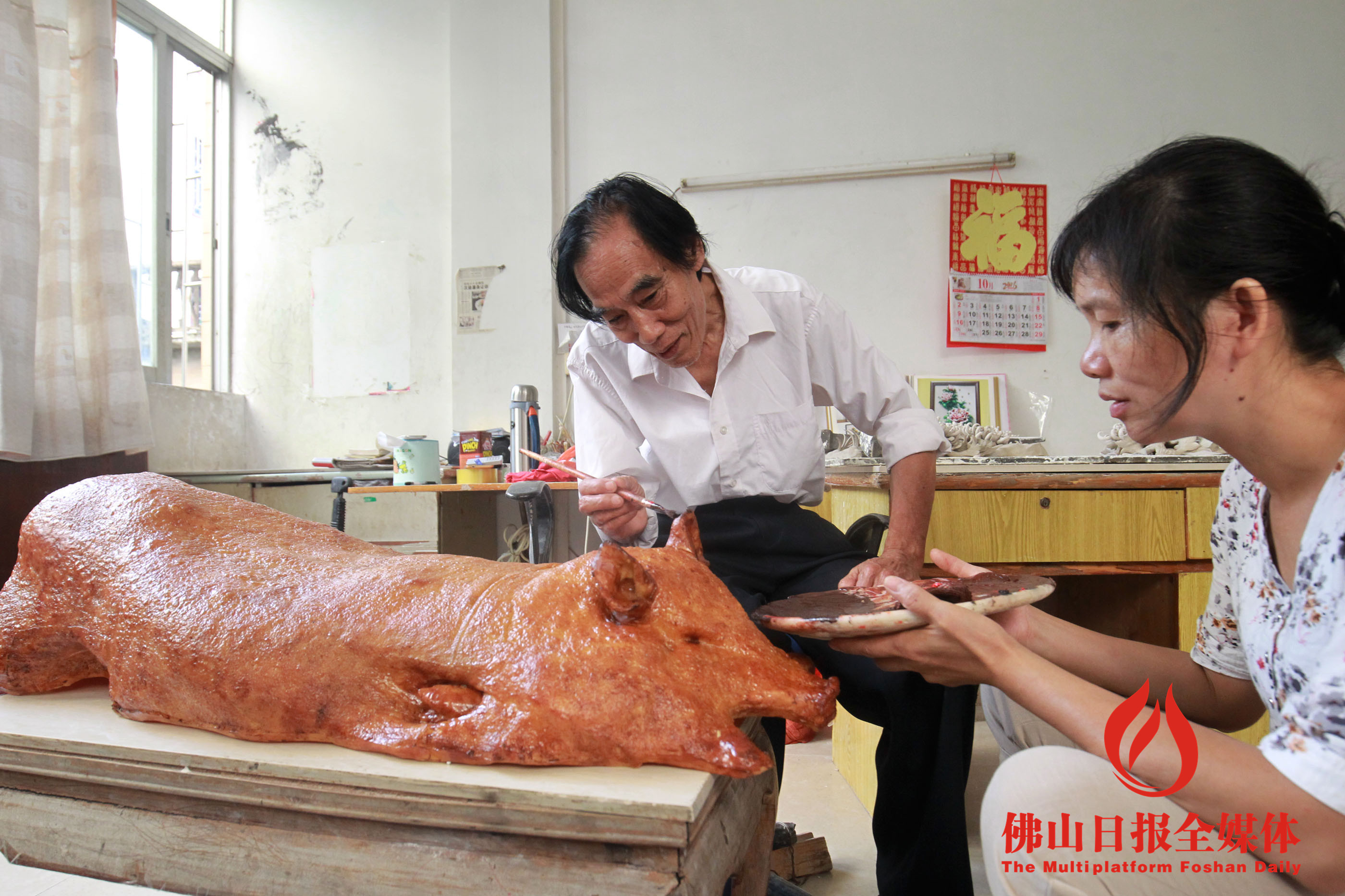 身长1米?佛山秋色最大烧猪面世